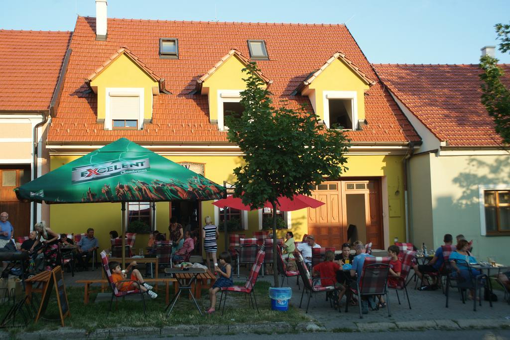 Alva Pension 2 Mikulov Luaran gambar