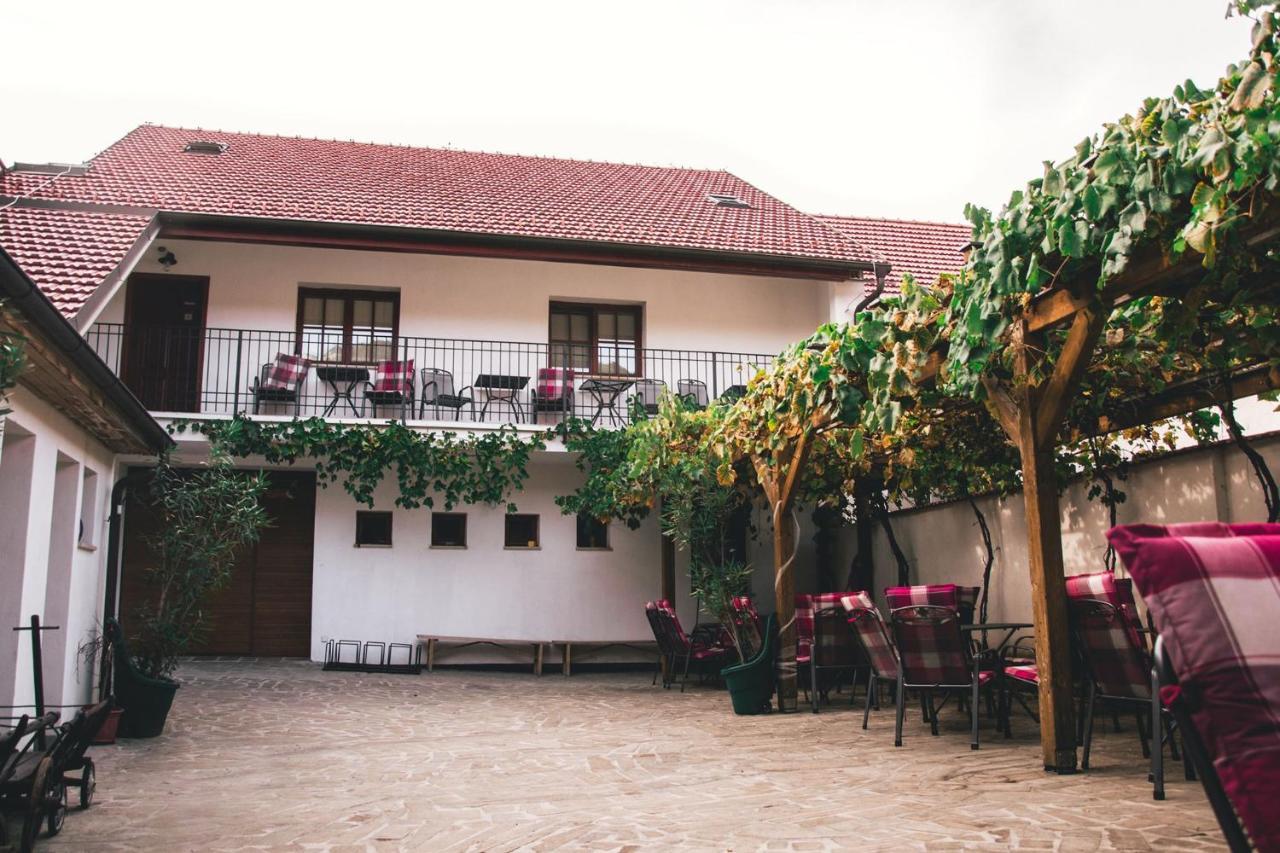 Alva Pension 2 Mikulov Luaran gambar